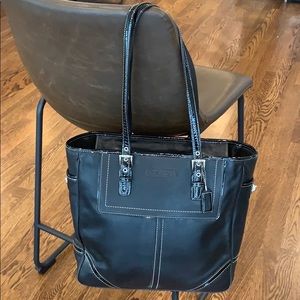 Coach Hampton Legacy tote 🖤